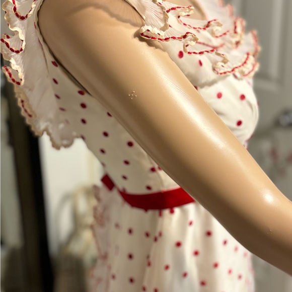 Vintage 1960s white and red polka dots gown with ruffles Size Small - Picture 5 of 12